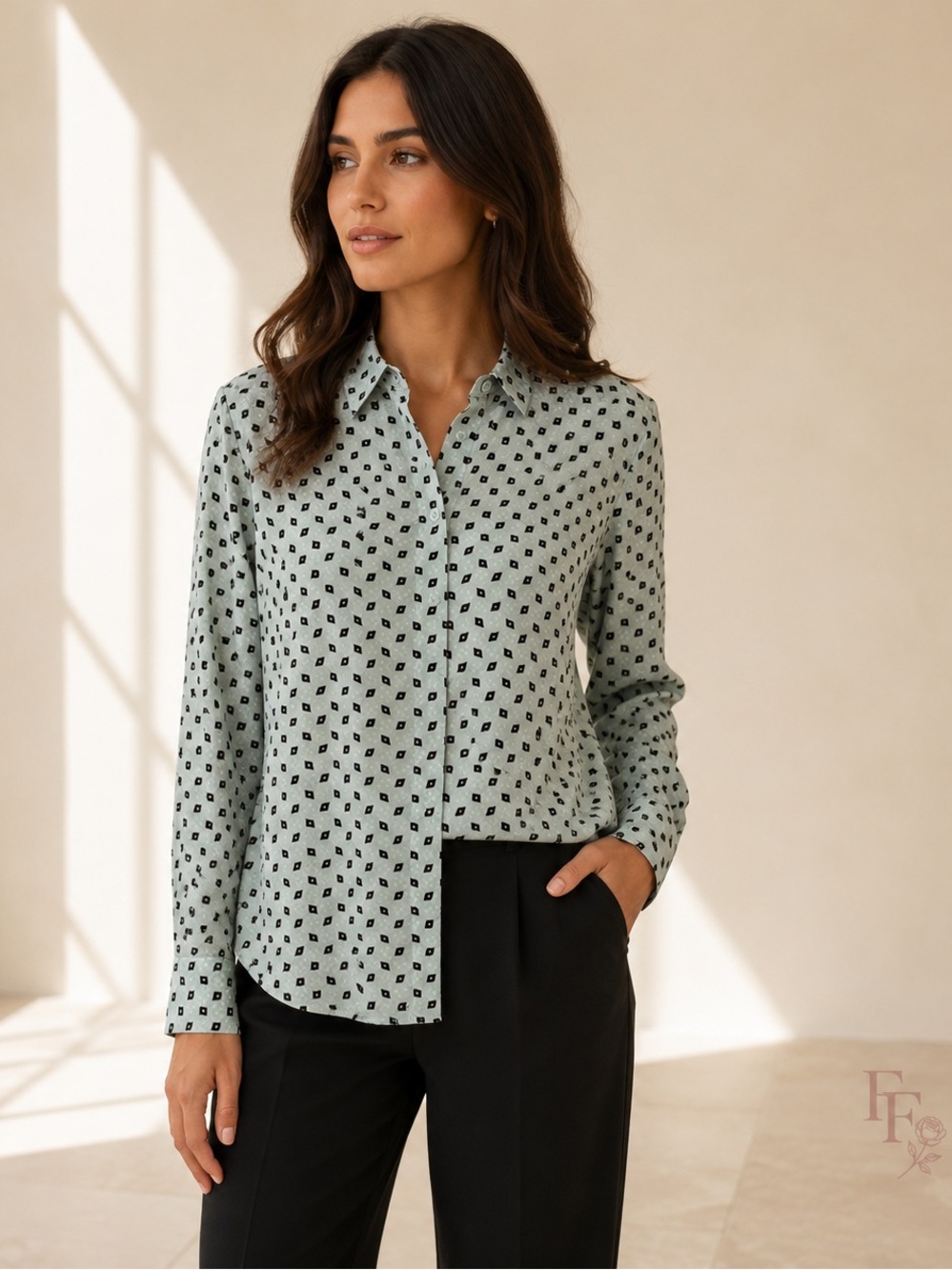 Equipment Femme XS Mint Green Geometric Print Button Down Blouse 100% Viscose